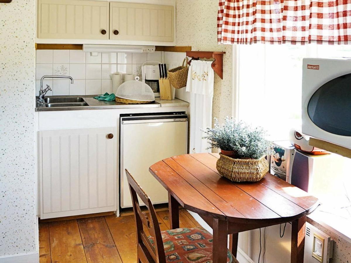 4 Person Holiday Home In Ankarsrum Hult  Zewnętrze zdjęcie
